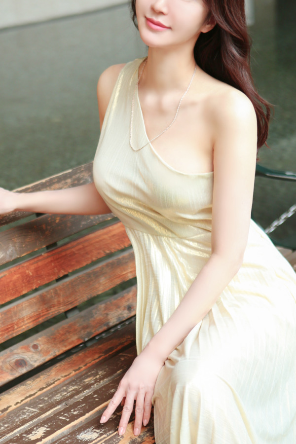 二階堂 茉央 | 【纏classic】品川人妻高級デリヘル